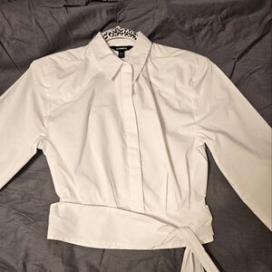 Express crop White collar shirt